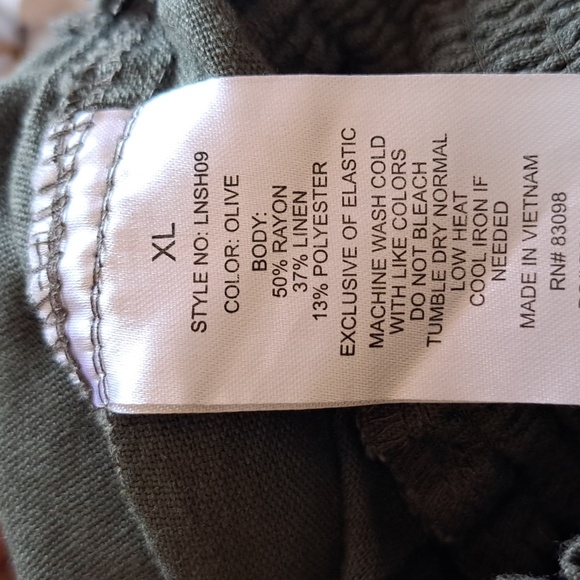 Dark green shorts - Picture 6 of 6